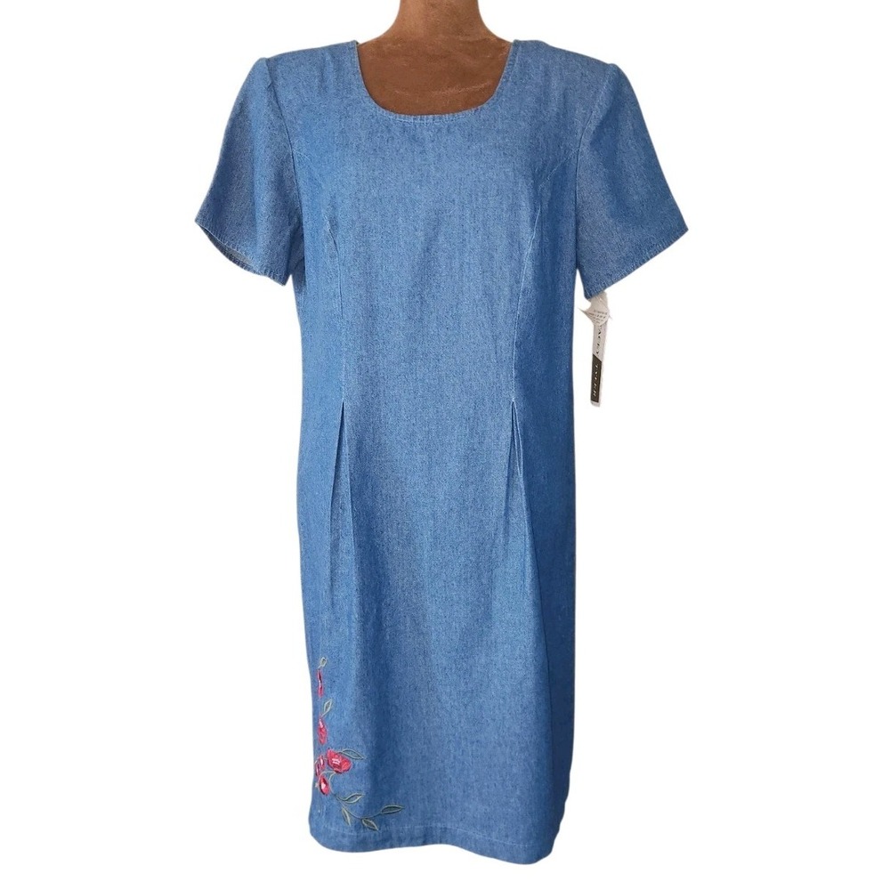 NWT Stacey Tyler Vintage Denim Dress Flower Embroidered Dress Size L Knee Length